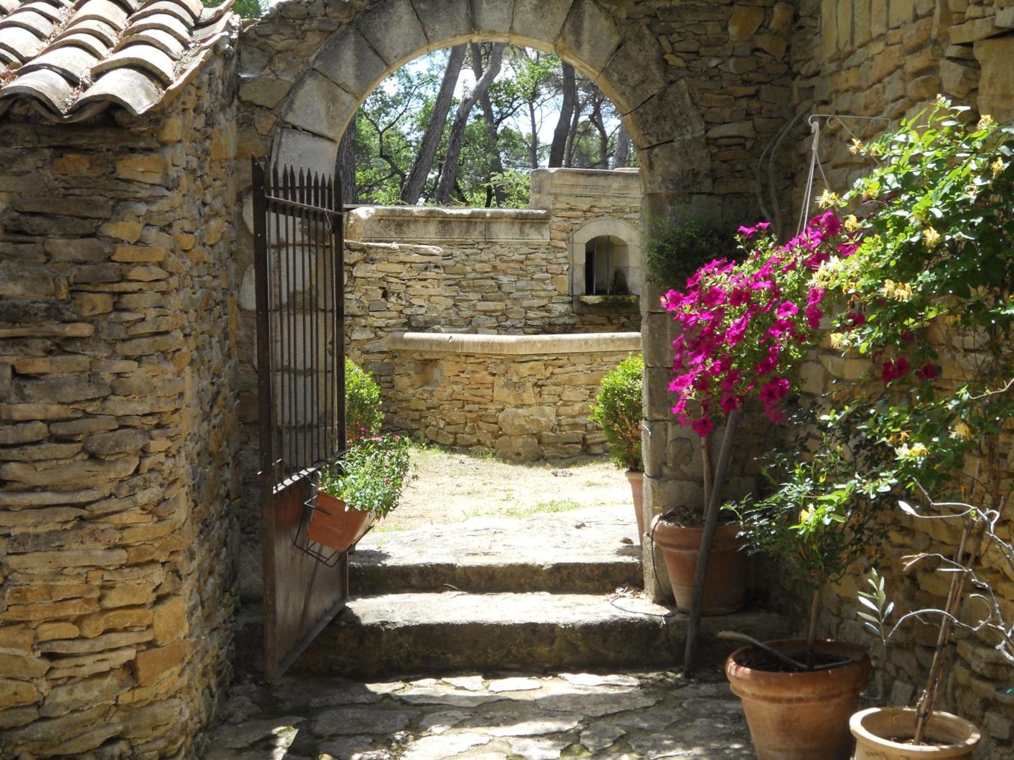 Le Mas De La Pinede Faucon (Vaucluse) Exterior foto